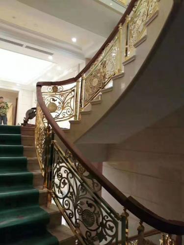 銅樓梯